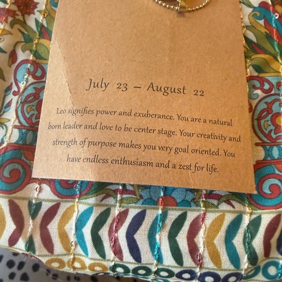 Leo Zodiac Necklace Gold Tone Pendant Glitter Disc Horoscope Jewelry Gift - Picture 3 of 6